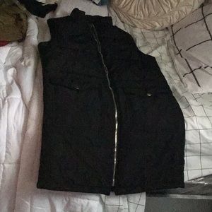 Long puffy jacket with no sleeves